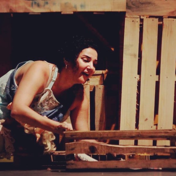 El cuerpo, la palabra y la escena: la triada de mi camino como maestra de habla&nbsp;pública